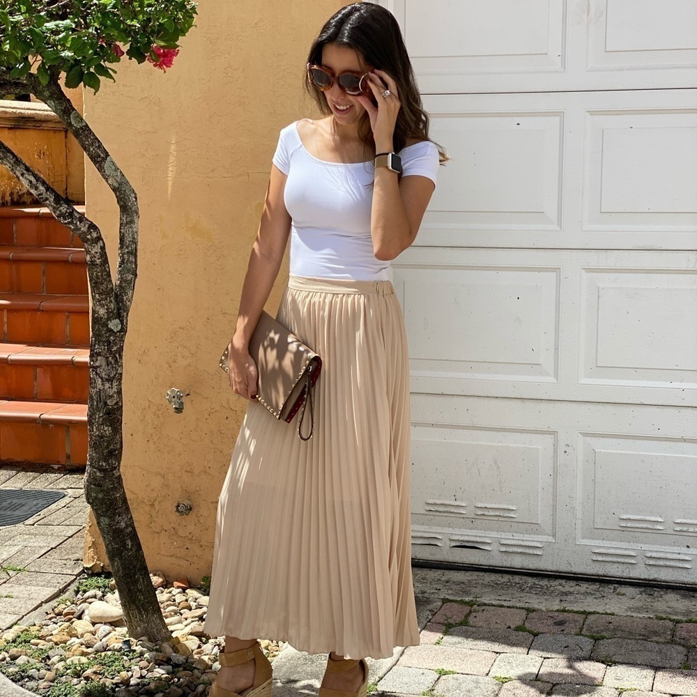 ITOO Nude Beige Pleated Skirt